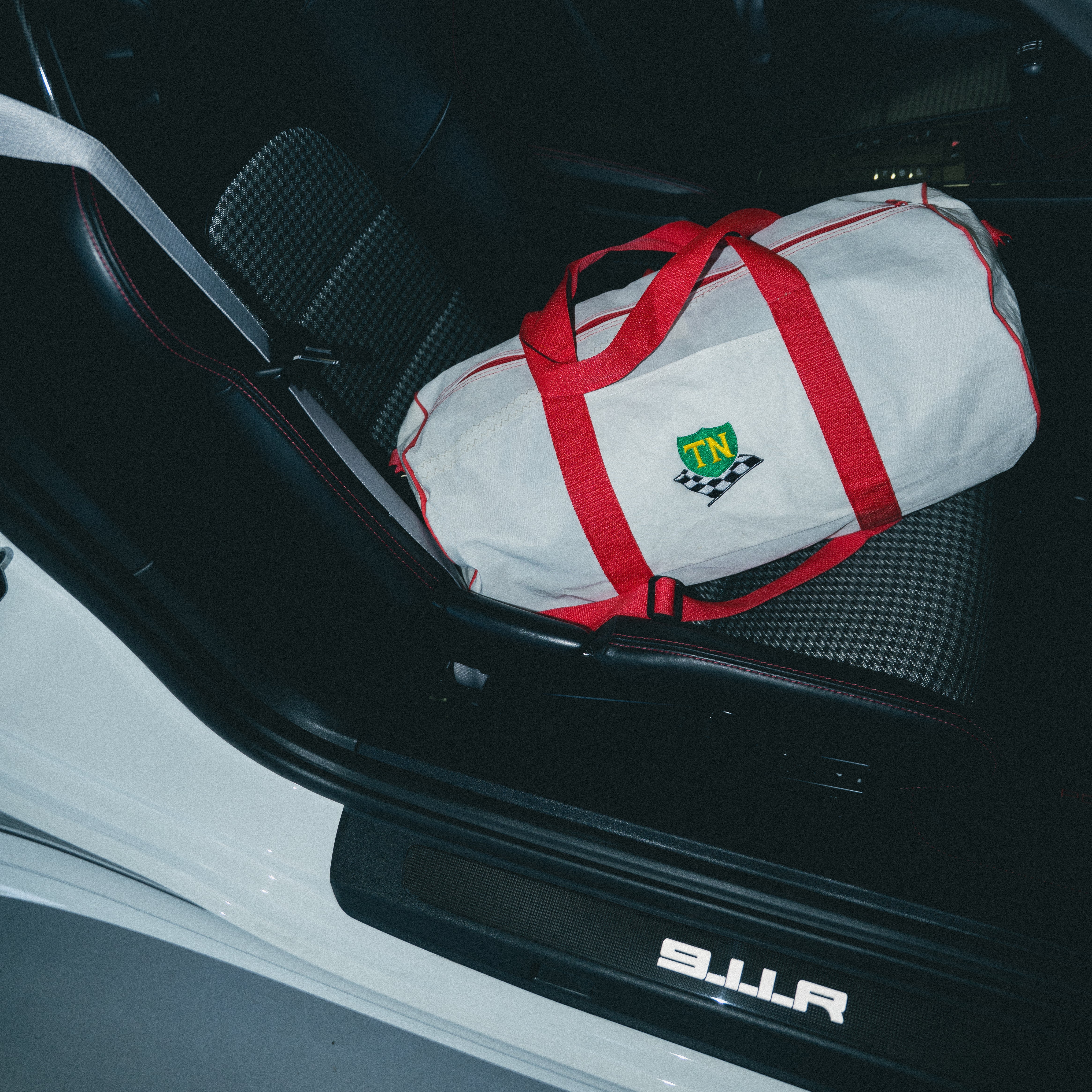 Limited PLÁTICA 26' 911 R Duffle